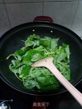 Stir-fried Sweet Potato Leaves with Garlic recipe