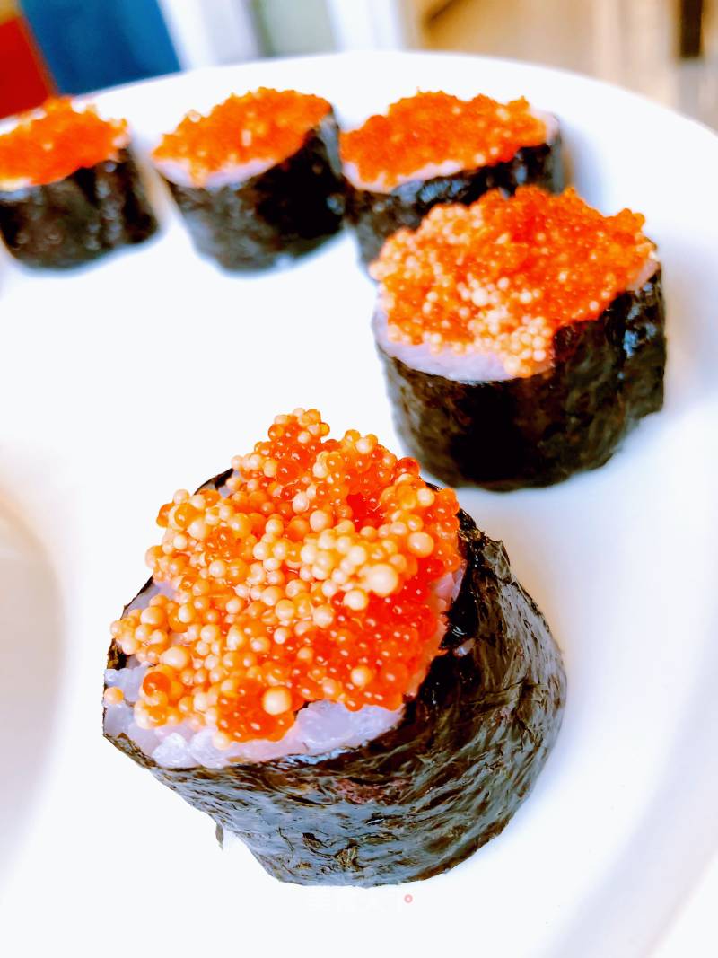 Flying Fish Roe Sushi recipe