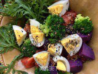 Egg and Purple Sweet Potato Mixed Vegetable Salad recipe