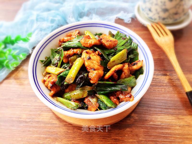 Salt Fried Pork with Garlic Sprouts