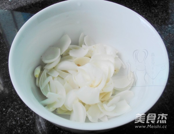 Fried Squid Roll with Lily recipe