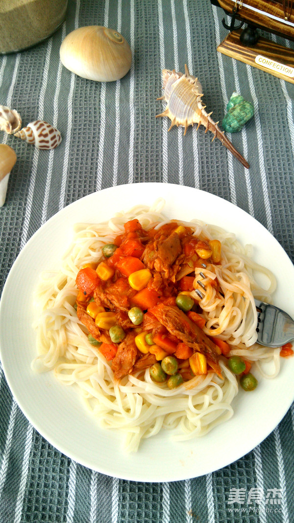 Salmon Noodles in Tomato Sauce recipe