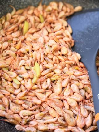 Home-style Fried River Prawns recipe