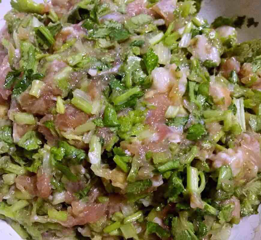 Fried Lotus Root Tongs with Fresh Meat and Coriander recipe