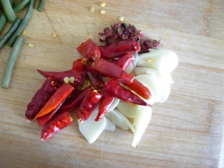 Stir-fried Duck Intestines with Spicy Sour Beans recipe