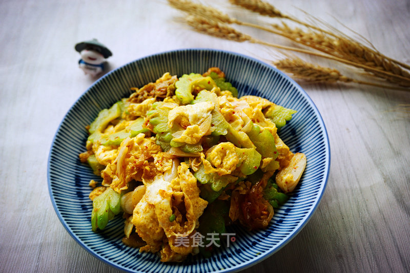 Stir-fried Bitter Gourd with Spicy Cabbage and Egg recipe