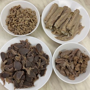 Marinated Duck Wings, Duck Gizzards, Duck Hearts, Duck Intestines, Duck Livers, and Also Prepare Duck Blood to Make Duck Blood Vermicelli Soup. I Feel that The Duck Has Been Eaten to The Extreme... recipe