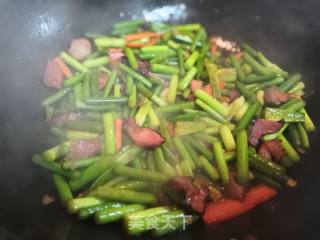 Stir-fried Bacon with Garlic Moss recipe
