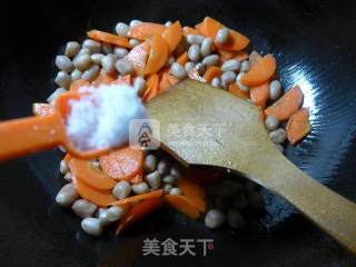 Stir-fried Carrots with Peanuts recipe