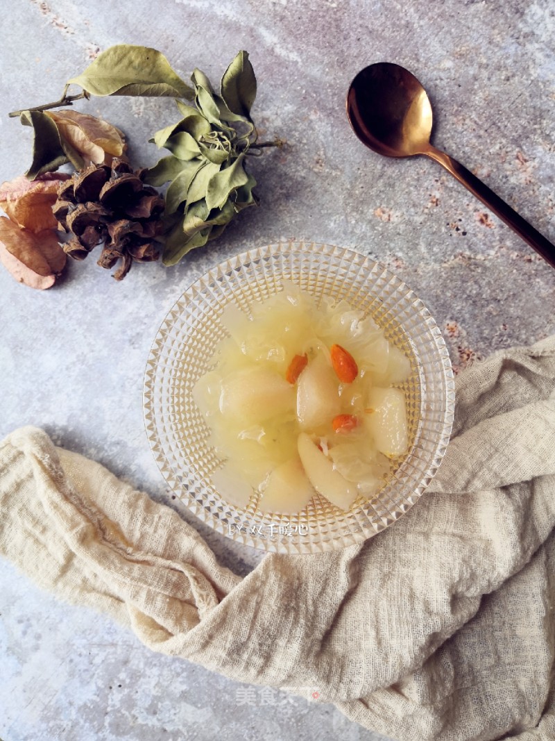 Tremella Pear Soup recipe