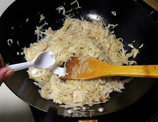 Fried Vermicelli with Sauerkraut recipe