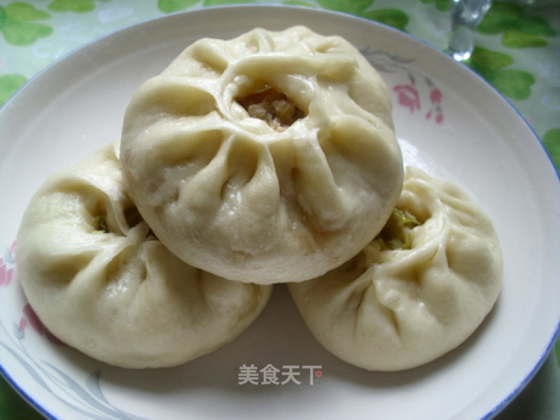 Cabbage and Meat Filling Soup Dumplings