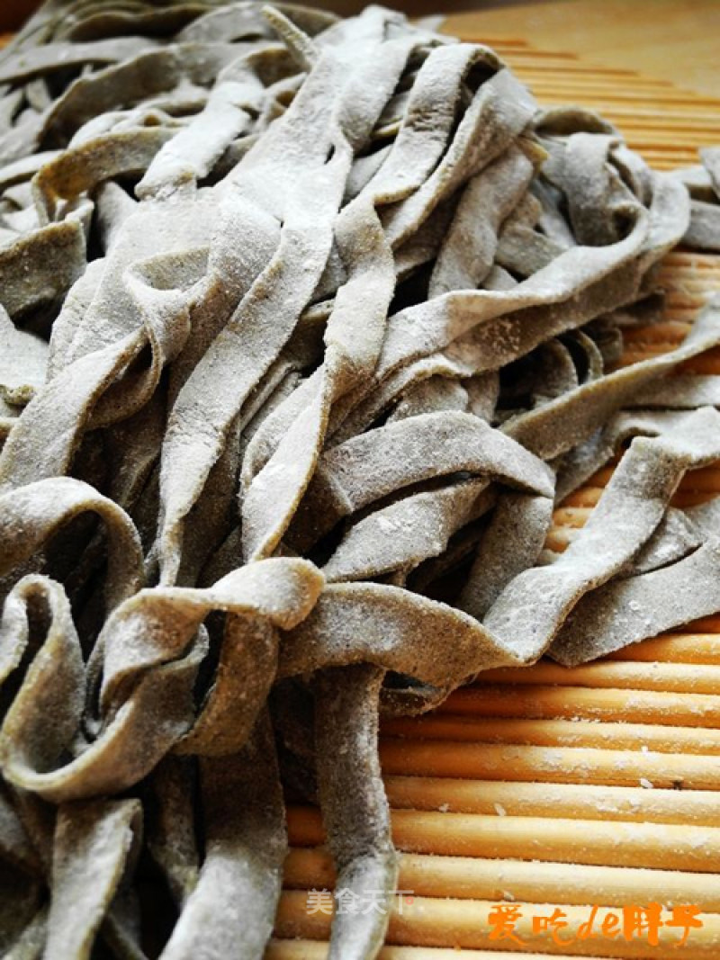 Hand-rolled Noodles with Miscellaneous Grains