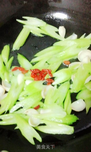 Stir-fried Lily with Celery recipe