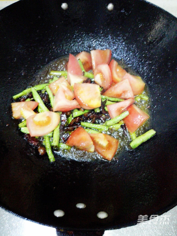 Braised Noodles with Beans and Pork recipe