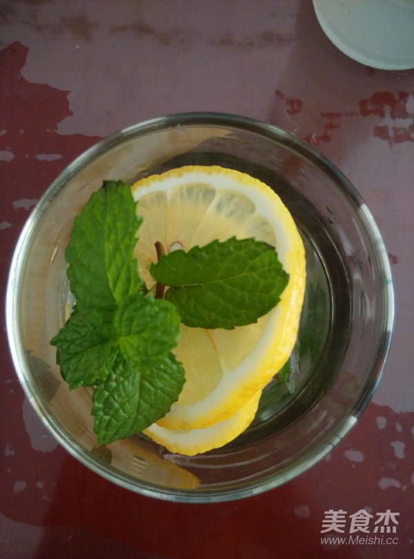 Lemon Mint Cocktail recipe