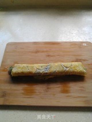 Hibiscus Chive Roulade recipe