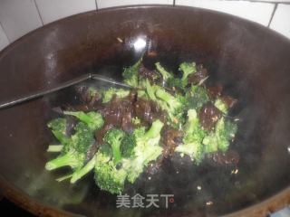 Stir-fried Broccoli with Garlic recipe