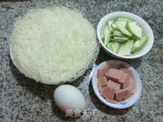 Fried Rice Noodles with Duck Eggs and Zucchini with Square Legs recipe