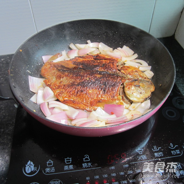 Fried Fish with Onions recipe