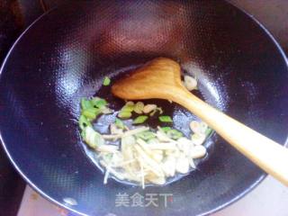 Stewed Mushrooms with Spicy Noodles recipe