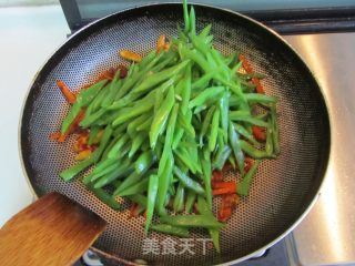 Stir-fried Sword Bean Shreds recipe