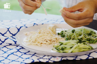 Chicken Noodles-jiuyang Zhishi recipe