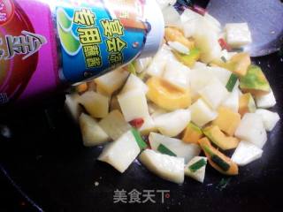 Roasted Potatoes and Pumpkin Chunks in Soy Sauce-------------boiling, Good Nutrition and Taste [trial of Jingle Sauce] recipe