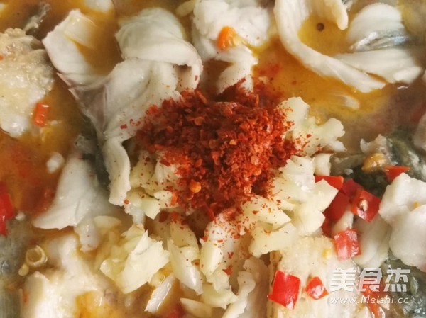 Poached Fish with Chopped Pepper recipe