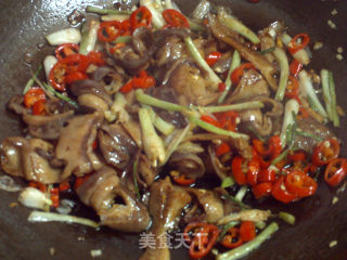 Stir-fried Scalloped Belly Slices recipe