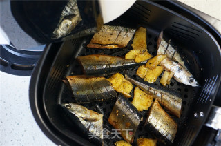 Empty Fried Pan Version Sauce-flavored Saury recipe