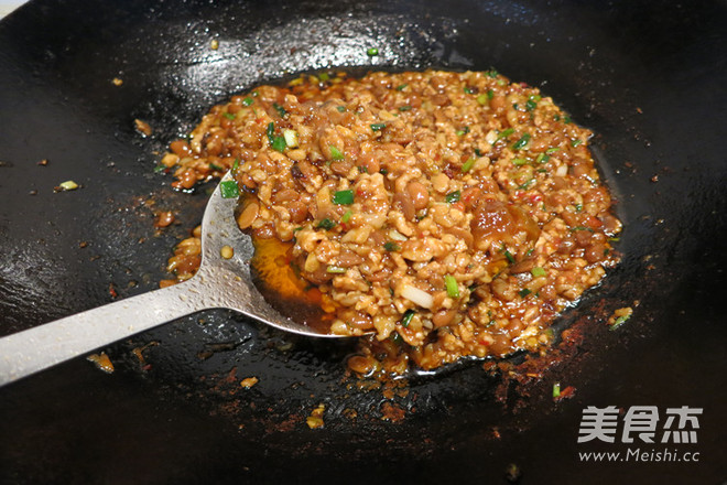 Minced Meat and Watermelon Bean Sauce recipe