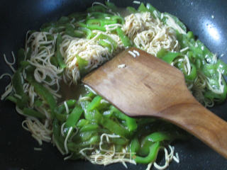 Stir-fried Shredded Green Pepper recipe