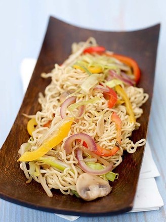 Egg Noodles with Mushroom and Bean Sprouts recipe