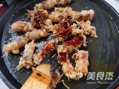 Pan-fried Pork Belly Roll with Enoki Mushroom recipe