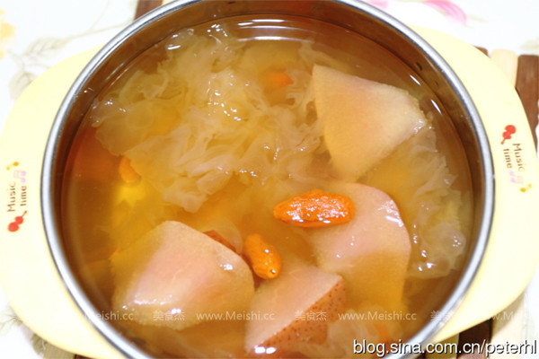 Snow Pear Soup with Rock Sugar Tremella recipe