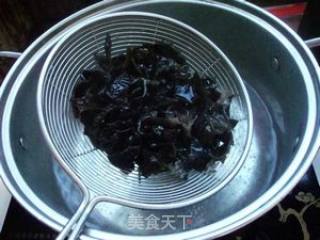 Stir-fried Cabbage with Black Fungus recipe