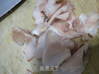Stir-fried Pork with Spicy Garlic Stalks recipe