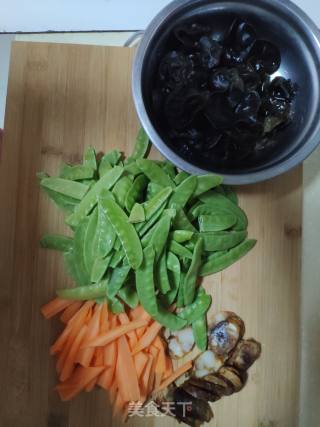 Fried Sausage with Snow Pea recipe