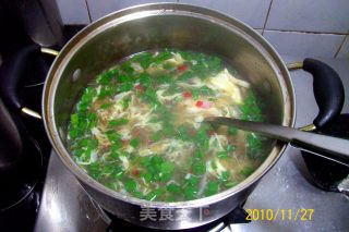 【autumn and Winter Green Shield】--- "garlic Miao Radish Hot and Sour Soup" recipe