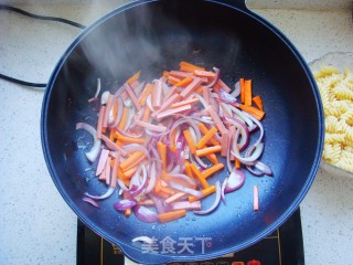 Spiral Pasta with Tomato Sauce recipe