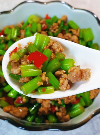 Celery Stir-fried Minced Pork recipe