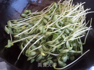 Stir-fried Black Bean Sprouts recipe