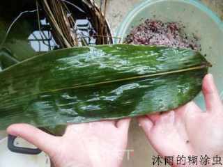 Dragon Boat Festival Love-black and White Glutinous Rice and Fresh Meat Dumplings recipe