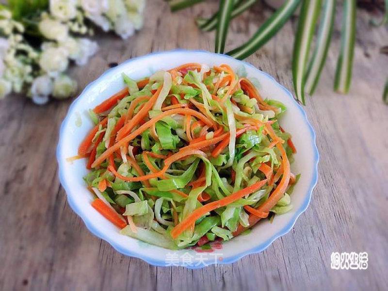 Stir-fried Cabbage with Carrots recipe