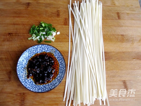 Flavored Noodles with Black Bean Sauce recipe