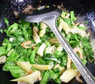 Stir-fried Cabbage Cores recipe