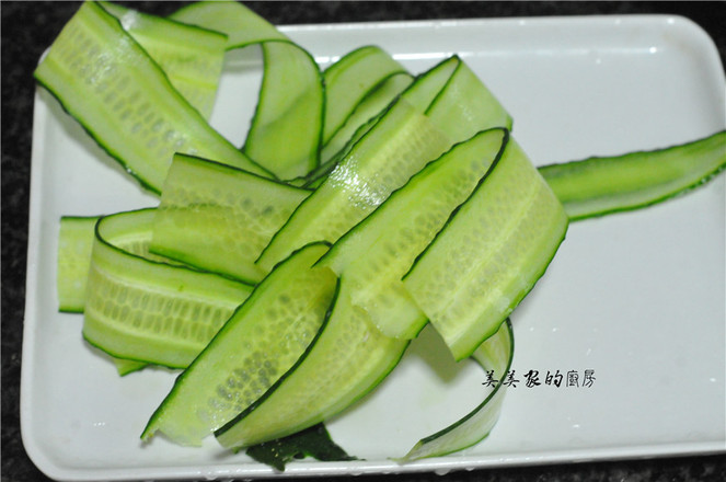 Preserved Cucumber Egg with Cold Dressing recipe