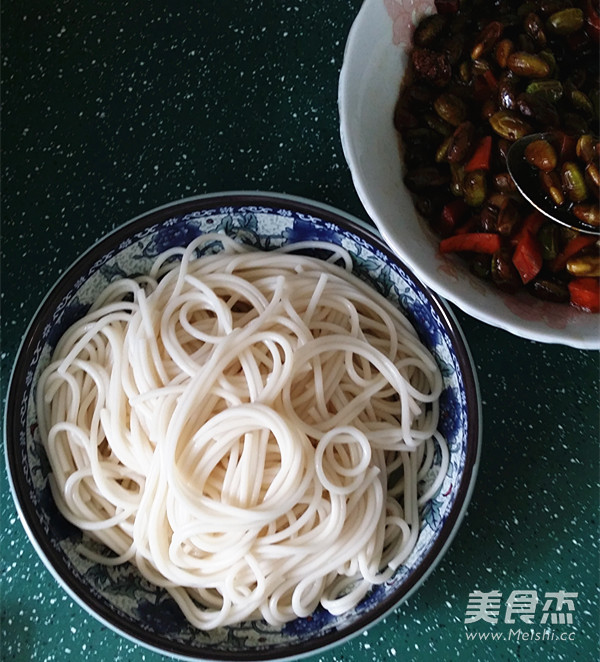 Noodles with Vegetable Sauce recipe