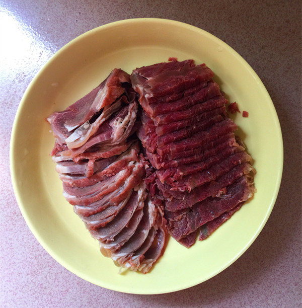 Celery Stir-fried Stewed Beef recipe